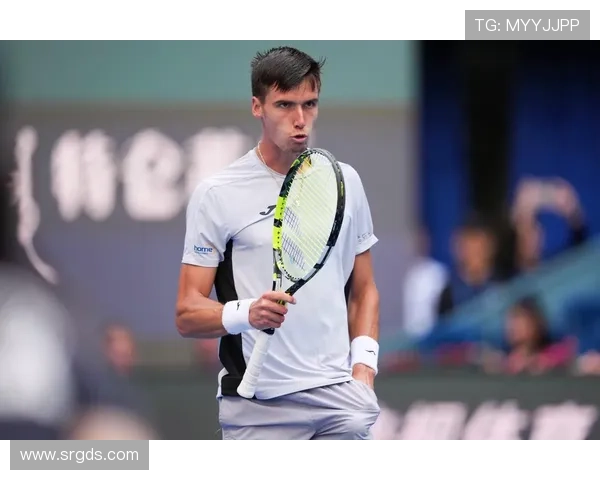 辛纳克服挑战直落两盘胜出成功晋级中网男单第三轮