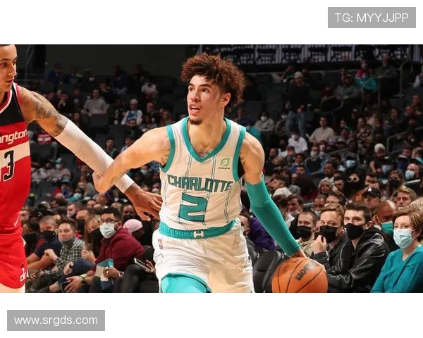 安芬尼西蒙斯表现平平15投5中三分8投3中贡献17分4篮板5助攻正负值12