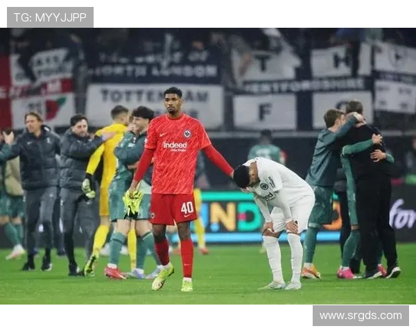 德甲联赛分析拜仁多特继续领跑法兰克福主场表现堪忧